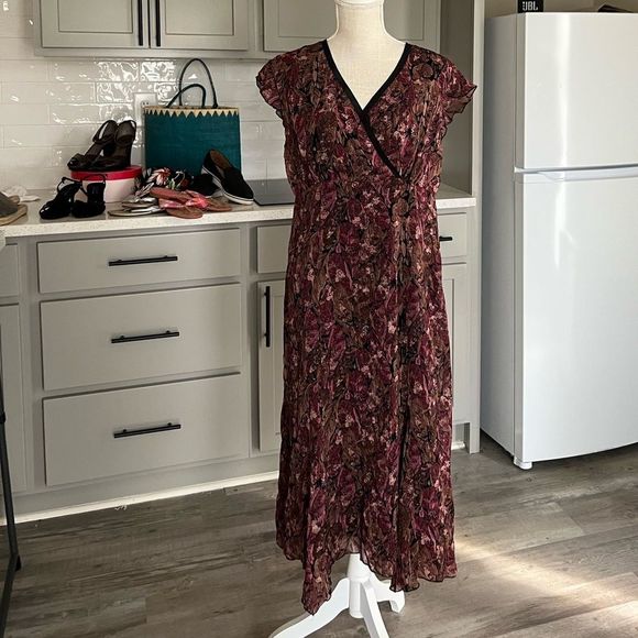 Style & Co. Maxi Dress with V Neck in Lightweight Fabric Moves with Breeze SZ 10 - Picture 1 of 11